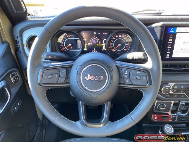 Certified 2025 Jeep Gladiator Sport AWD/4WD image 15