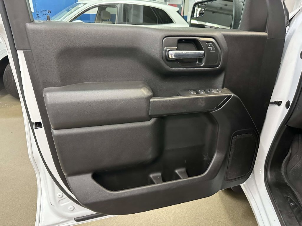 Used 2021 Chevrolet Silverado 1500 Custom Trail Boss w/ LPO, Dark Essentials Package AWD/4WD image 16