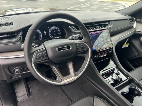 New 2025 Jeep Grand Cherokee L Limited image 2