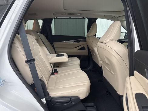 Certified 2025 INFINITI QX60 Luxe w/ Vision Package image 37