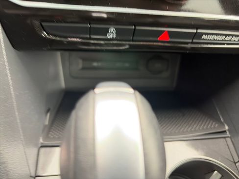 Used 2022 Volkswagen Atlas Cross Sport SEL image 22