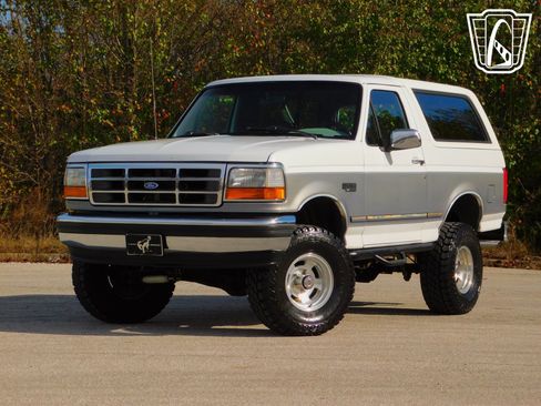 Used 1995 Ford Bronco XLT AWD/4WD image 23