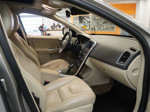 Used 2014 Volvo XC60 T6 image 26