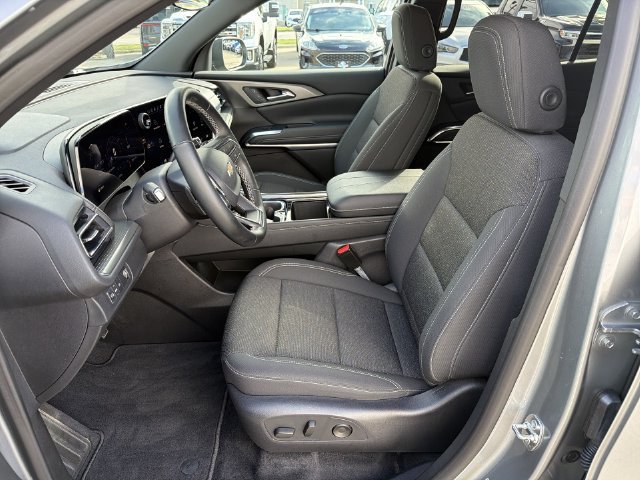 Used 2025 Chevrolet Traverse LT w/ Driver Confidence Package FWD image 20