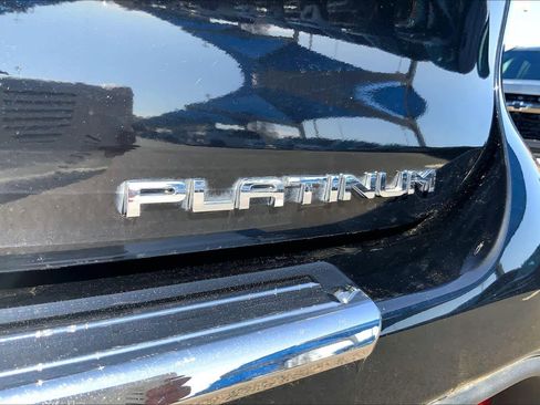 Used 2024 Toyota Highlander Platinum image 10