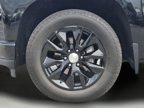 Used 2022 Chevrolet Silverado 1500 Custom w/ Safety Confidence Package RWD image 10