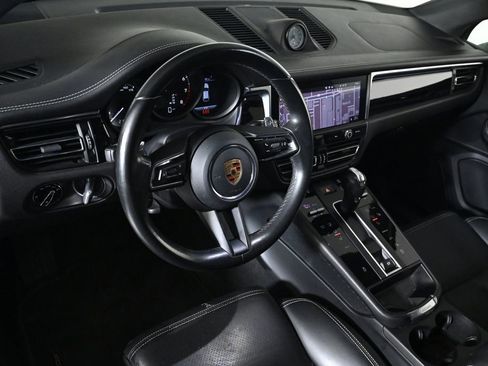Certified 2023 Porsche Macan AWD/4WD image 4