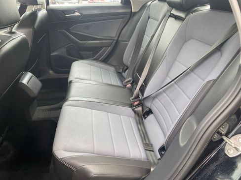 Used 2025 Volkswagen Jetta SE image 25