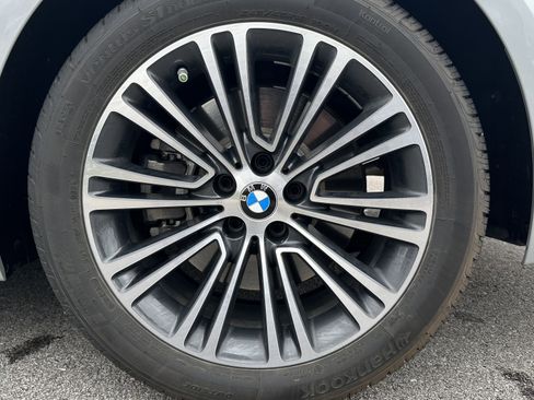 Used 2017 BMW 540i xDrive image 13