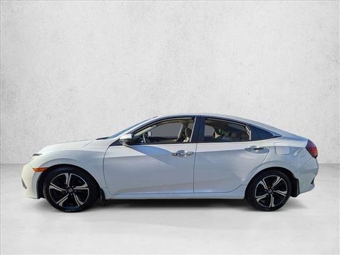 Used 2017 Honda Civic Touring image 9