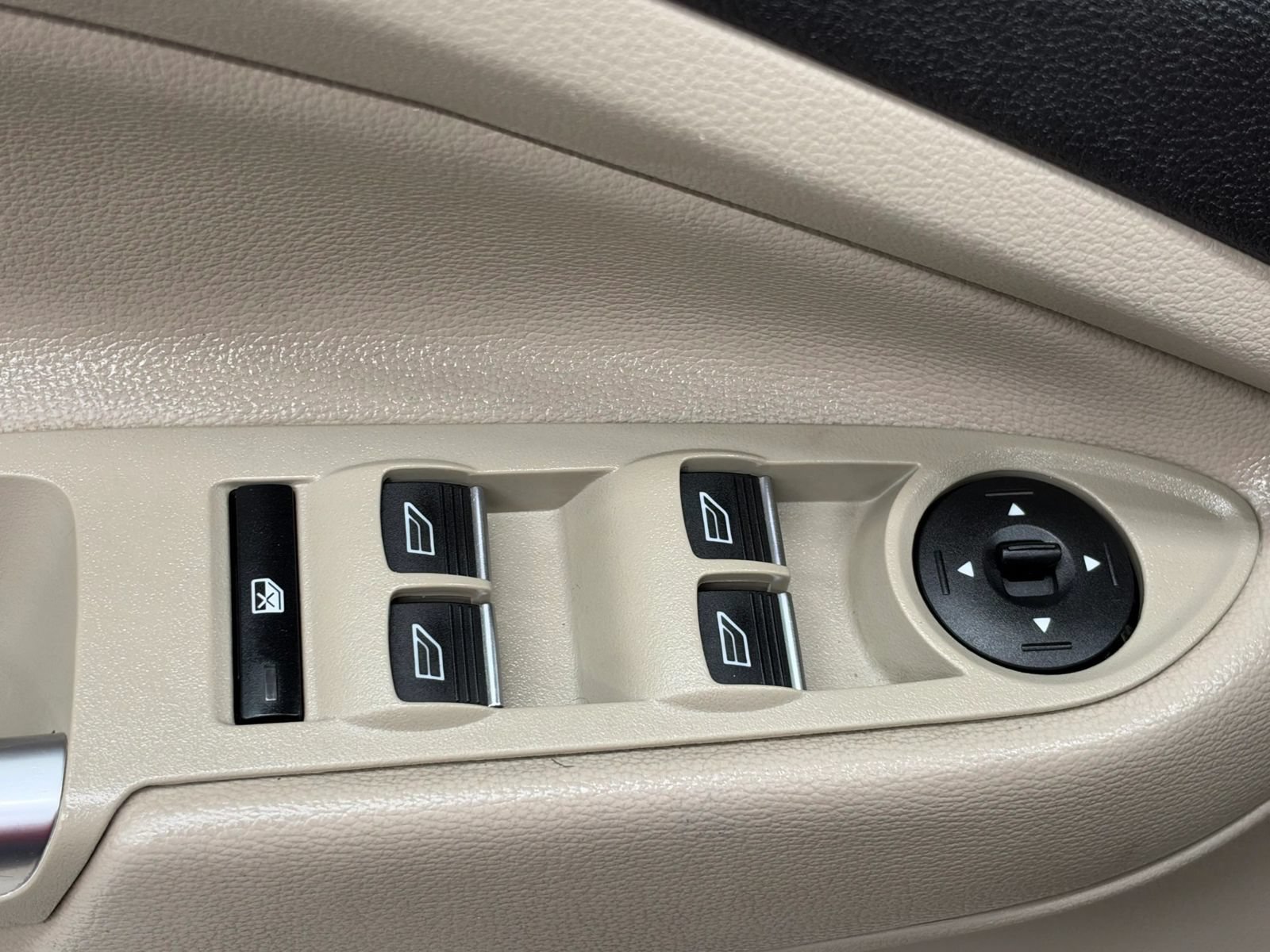 Used 2019 Ford Escape SE AWD/4WD image 25