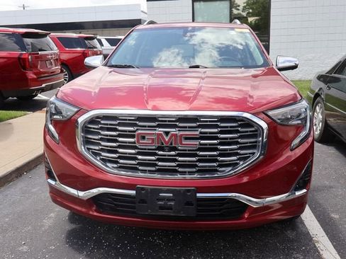 Used 2019 GMC Terrain Denali w/ Advanced Safety Package AWD/4WD image 2
