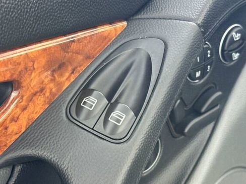 Used 2005 Mercedes-Benz SL 500 image 13