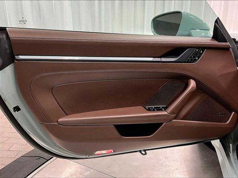 Used 2025 Porsche 911 Carrera image 25