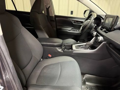 Used 2021 Toyota RAV4 LE FWD image 26