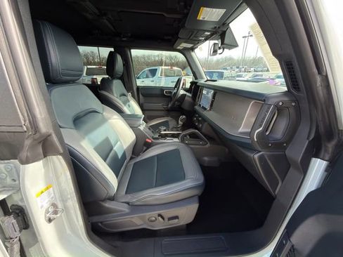 Used 2024 Ford Bronco Outer Banks image 9