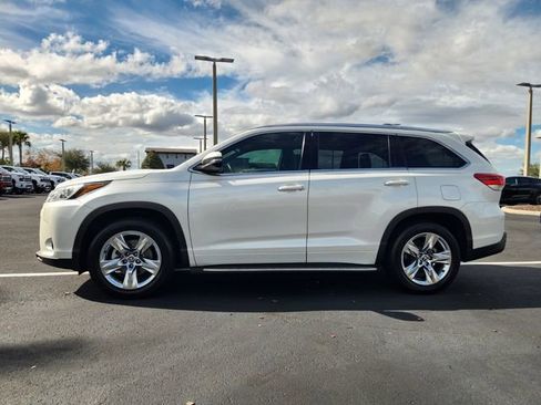 Used 2019 Toyota Highlander Limited image 3