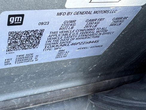 Used 2023 GMC Acadia SLE w/ Driver Convenience Package image 25