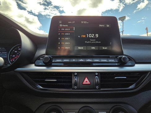 Used 2020 Kia Forte LXS FWD image 11