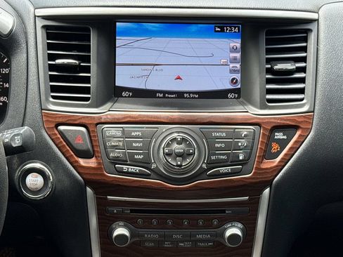 Used 2018 Nissan Pathfinder Platinum FWD image 11