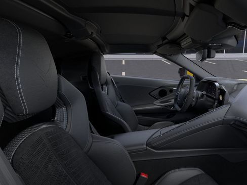 New 2025 Chevrolet Corvette Stingray Preferred Cpe w/ Z51 Performance Package image 17