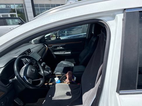 Used 2020 Honda CR-V Touring image 3