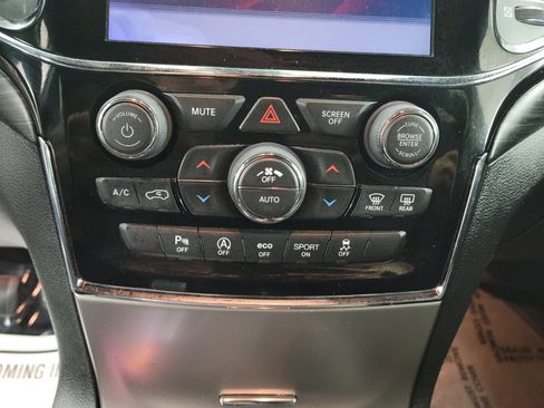 Used 2020 Jeep Grand Cherokee Laredo w/ 18" Wheel & 8.4" Radio Group image 19