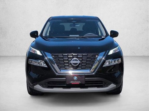 Used 2023 Nissan Rogue SV image 2