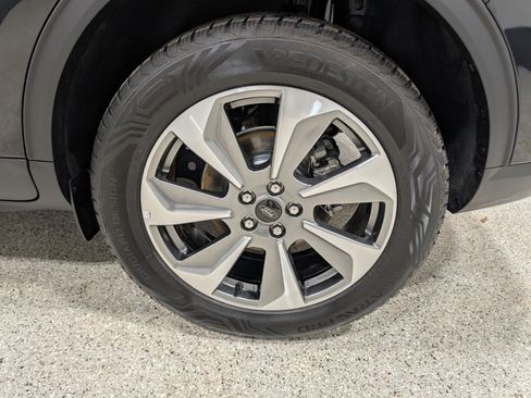 Used 2025 Ford Escape Platinum image 10