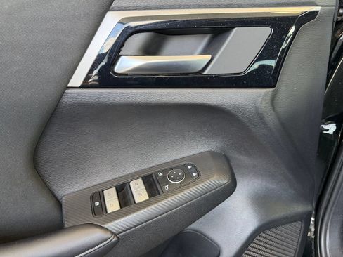 Used 2024 Mitsubishi Outlander ES FWD image 14