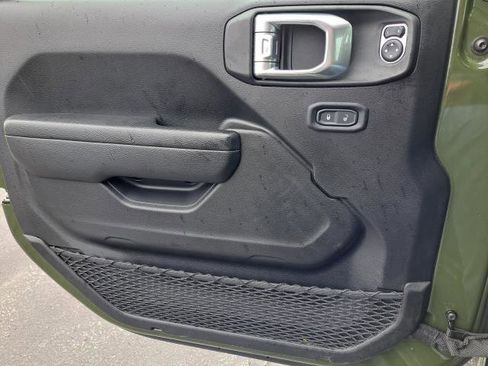 Used 2022 Jeep Gladiator Willys image 17