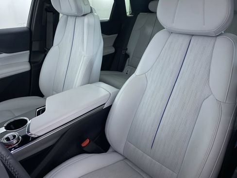 Certified 2024 Cadillac Lyriq Luxury image 11