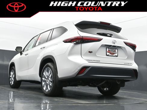 New 2026 Toyota Highlander Limited AWD/4WD image 39