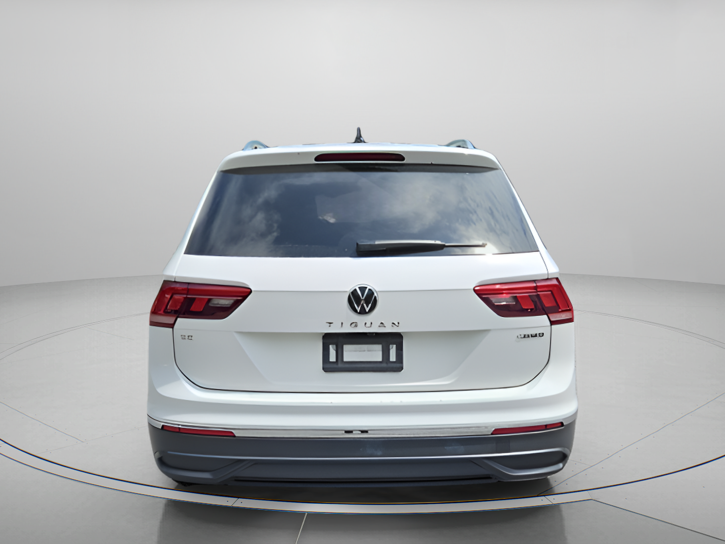 Certified 2024 Volkswagen Tiguan SE AWD/4WD image 4