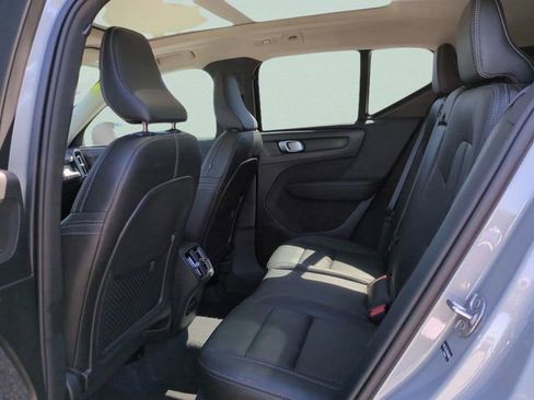 Certified 2025 Volvo XC40 B5 Core image 10