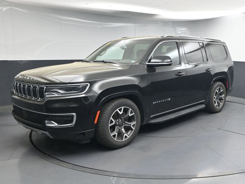 Used 2024 Jeep Wagoneer Series III image 4