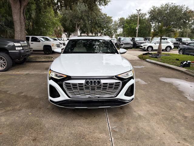 Used 2024 Audi Q8 e-tron Premium Plus w/ Premium Plus Package AWD/4WD image 3