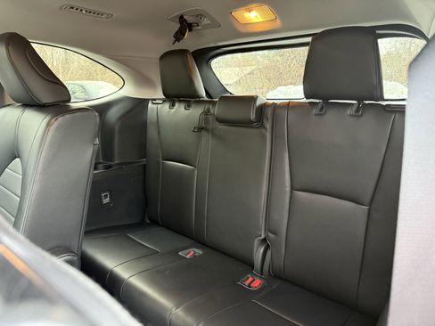 Used 2022 Toyota Highlander XLE image 35