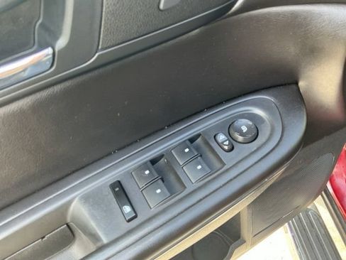 Used 2015 Chevrolet Traverse LT FWD image 17