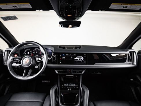 Certified 2026 Porsche Cayenne AWD/4WD image 25