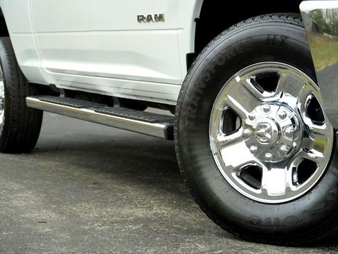 Used 2022 RAM 2500 Big Horn w/ Cold Weather Group image 4