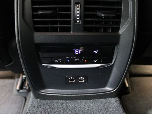 Used 2023 BMW 330i Sedan w/ M Sport Package image 26