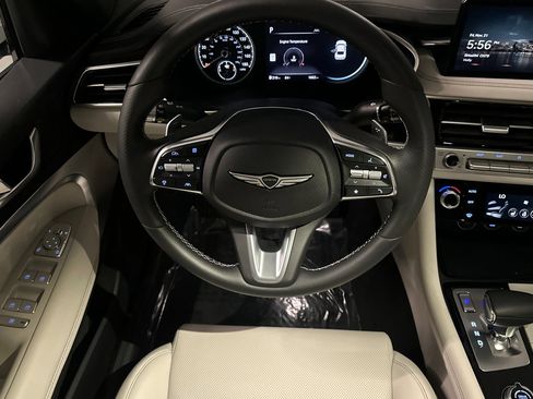 Used 2025 Genesis G70 2.5T image 15