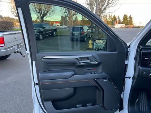 Used 2022 GMC Sierra 1500 AT4 w/ AT4 Premium Package image 15