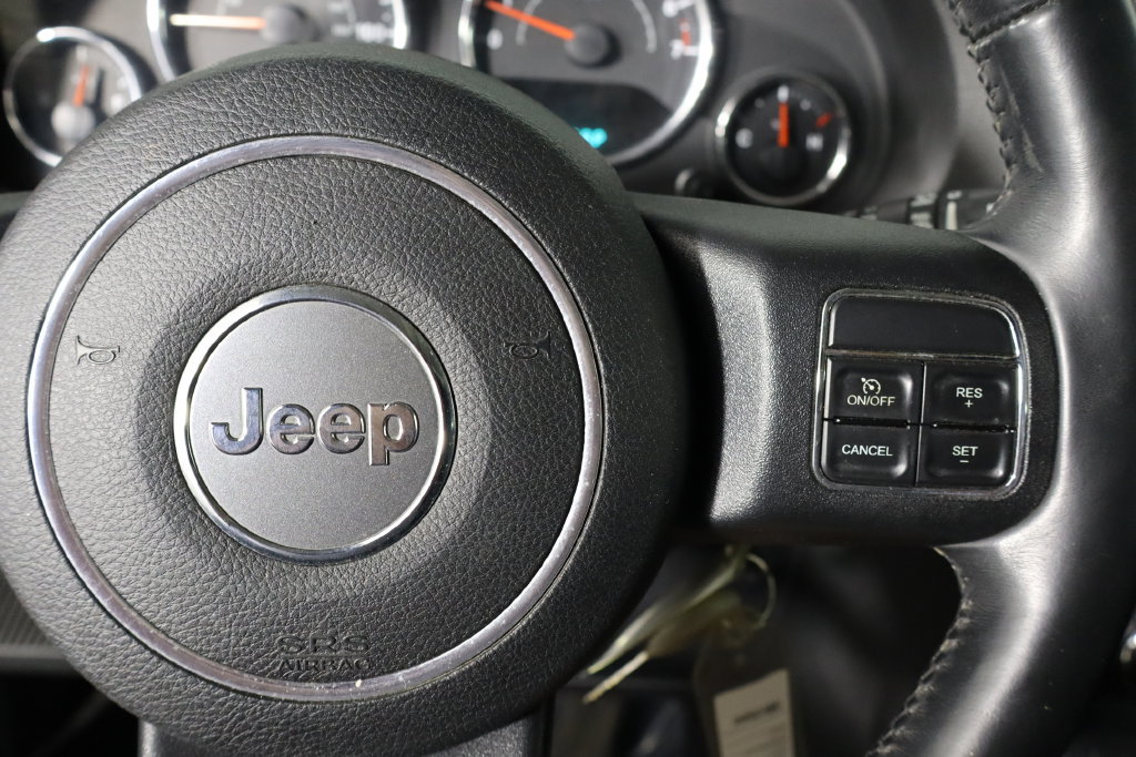 Used 2014 Jeep Wrangler Sport w/ Connectivity Group AWD/4WD image 10