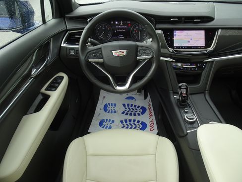 Used 2023 Cadillac XT6 Sport w/ Technology Package AWD/4WD image 15