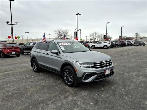 Used 2022 Volkswagen Tiguan SE image 5