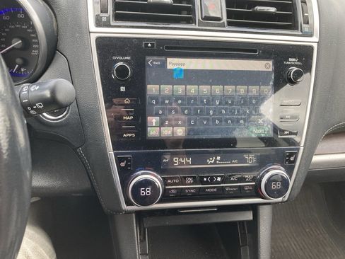 Used 2018 Subaru Outback 2.5i Limited image 11