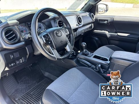Used 2022 Toyota Tacoma TRD Off-Road AWD/4WD image 19