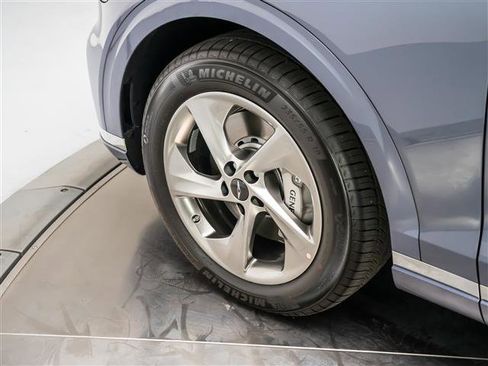 New 2026 Genesis GV70 2.5T Select AWD/4WD image 12